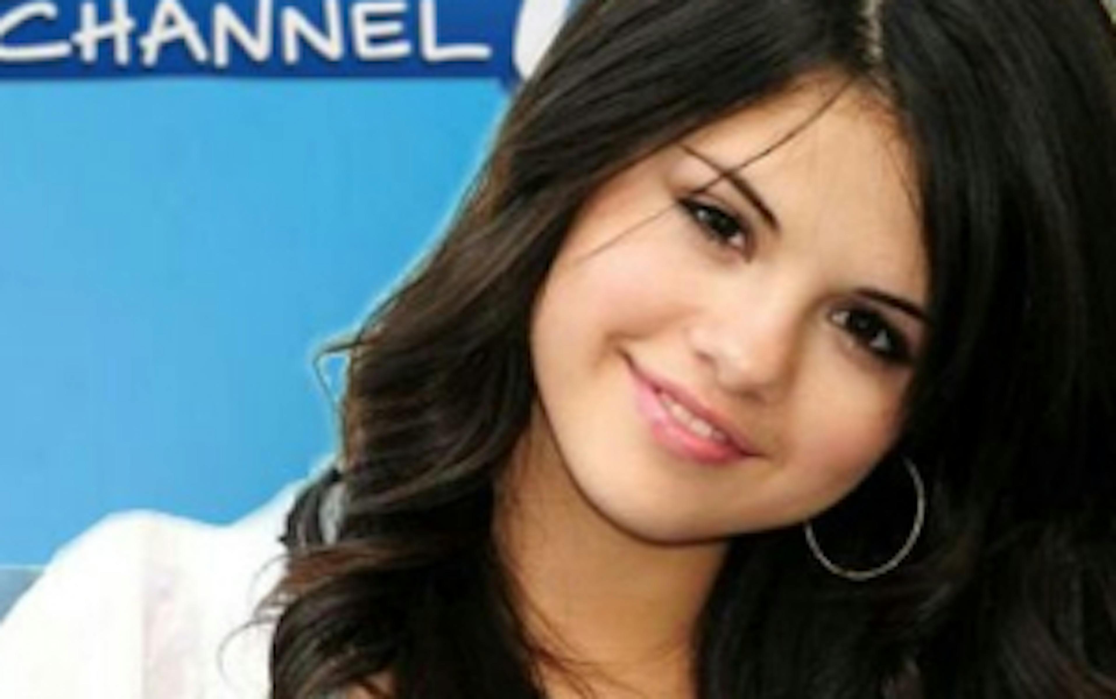 nthjmdnlzwetmzfjos00ndnjltk2ogutm2jloty0mgfjyzm0 selena gomez 2