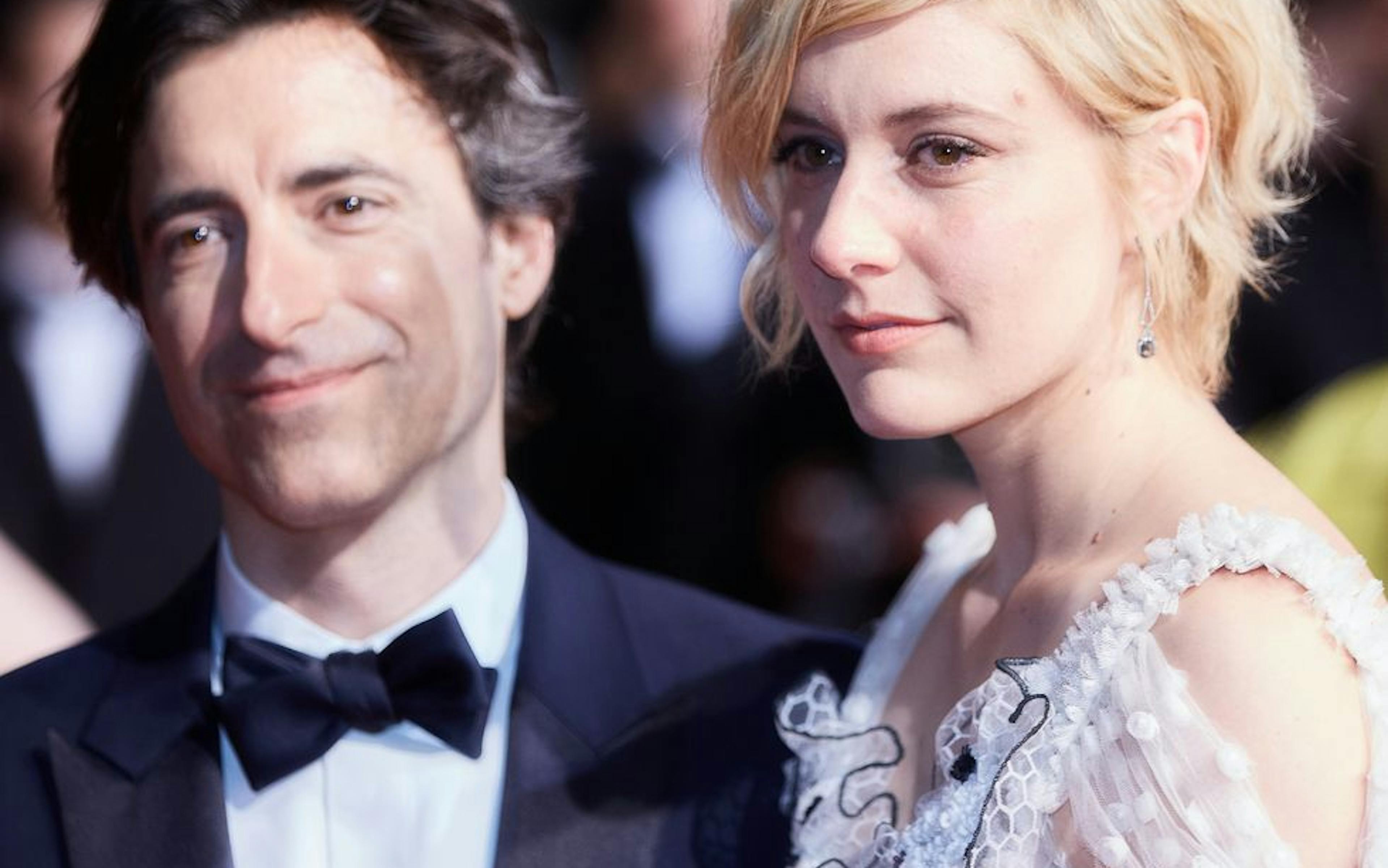 ytczymvjzmqtm2iwzc00ytg3lthhyjitztdlmdjmndi0ntfm director noah baumbach actress greta gerwig depart