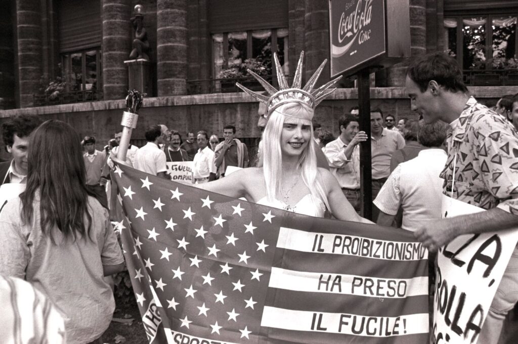 La Cicciolina à une manifestation anti prohibition à Rome en 1989